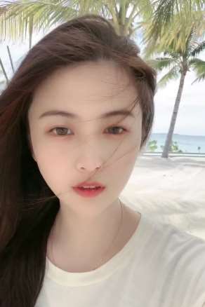 美女到马尔代夫看海，这里的风景真是让人身心愉悦！