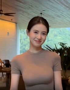 迷人小姐姐「小乖乖」健身穿搭分享日常随拍，这身材简直没谁了！