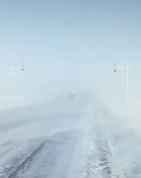 新疆阿勒泰出现“风吹雪”、“闹海风”极端天气