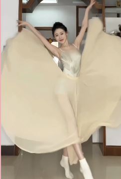 甜美小姐姐「1诺」居家跳古典舞 网友:名副其实的小仙女
