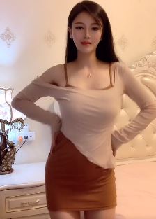 漂亮小姐姐「薇儿」示范怎么做个招人喜欢的女孩