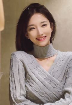 迷人的短发小姐姐「果果不一样」 猛一看长得很像江疏影!
