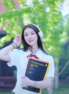 网红小姐姐「小柴柴」学院风穿搭分享校园随拍 网友:我的青春回来了