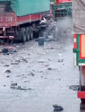 京昆高速7车相撞 4死1重伤