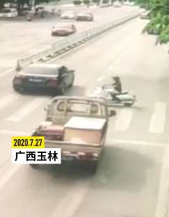 广西玉林一货车与电动车相撞致骑车人当场死亡