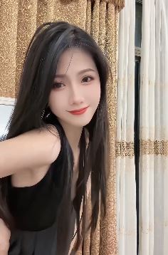 精致小姐姐「千语」化美丽妆容居家自拍 网友:美的无可救药