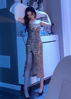 漂亮御姐「陈诺」分享性感穿搭 网友：她真的太懂男人了