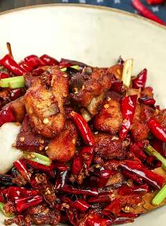 辣子鸡的做法，越吃越过瘾，吃了还想吃！