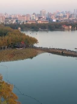 航拍西湖醉美秋色