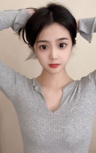 好看小姐姐「你的懒懒」问:细狗什么意思?知道的老铁可以去抖音@她!