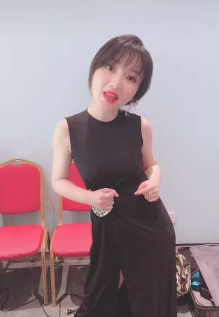 柳岩抖音上也玩起沙雕，一下从女神变成女神经！