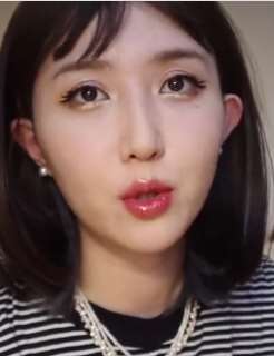 美女博主和大家谈心唠嗑