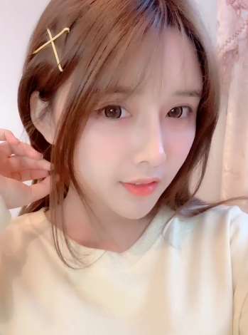 可爱养眼mm，全民搜索《snow_雪》，喜欢就关注！