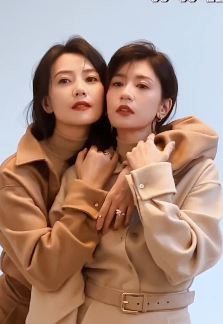 高圆圆、贾静雯同框分享生活随拍，忆起倚天屠龙记中两位美女所扮演的经典角色