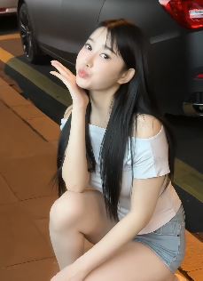 长沙网红小姐姐「李青青」火辣穿搭街头随拍 网友：美爆了