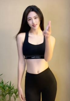 微胖女生「毛毛有毒」穿瑜伽裤居家浅跳 网友:心目中的白月光