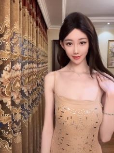 性感女主播「致妍」穿时尚美裙居家show身材