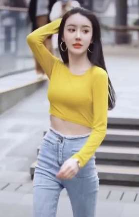 显高显瘦这么穿，小姐姐这身打扮喜欢吗？