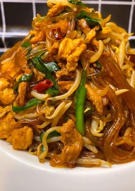 家常美食：豆芽这么做保你吃了还想吃！