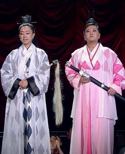 欢乐喜剧人：张小斐、贾玲上演搞笑版《倚天屠龙记》