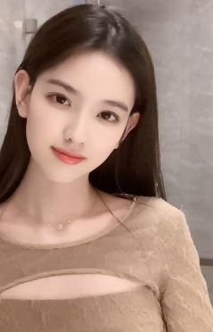 孙一宁抖音新更穿着性感秀身材,网友:你可以质疑校长的人品,但一定不能质疑他的眼光!