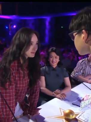 杨幂节目中被撩,男选手要求杨幂与其对视