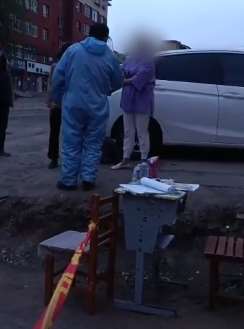 疫情之下舒兰一女子闯卡遛狗 拒测体温不听劝