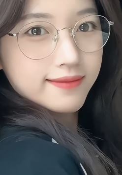 清纯甜美小姐姐「7i7i」分享日常随拍 网友:眼睛里有光