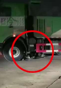 柳州一电动车遭大货车碾压骑车人身亡