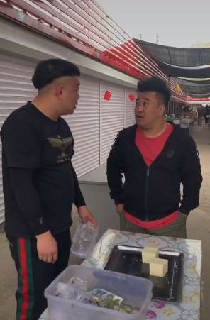 搞笑:龙哥买豆腐被坑两块钱