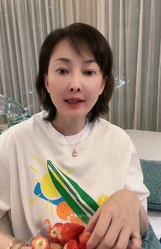 演员牛莉笑谈男女之间有无纯洁友谊：那就是夫妻