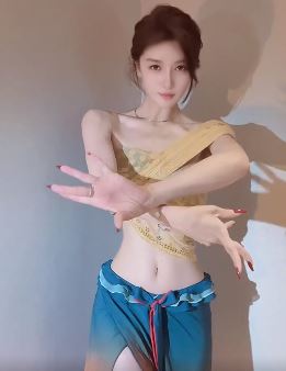 欣赏一下小姐姐「Ke媗儿」的迷人舞姿吧,这颜值这身材哪个不爱呢!