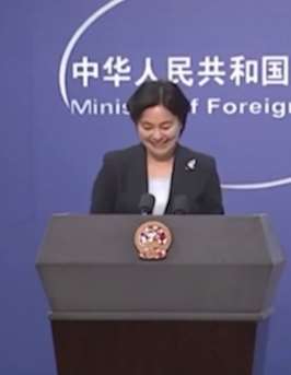 华春莹出任外交部新闻司司长后首亮相