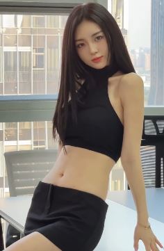 网红小姐姐「林艺婕」办公室秀性感穿搭,网友:谁又能不喜欢呢?