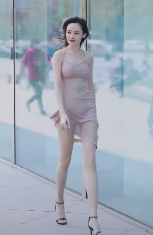 有这样的小姐姐做女朋友 你晚上还会出门吗?