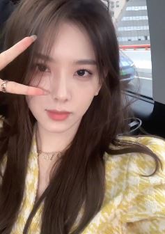 网红美女孙一宁车内玩自拍,网友:真美女就是扛得住高清摄像头!