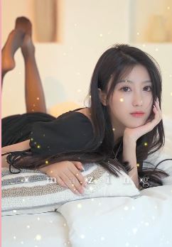 网红美女「Amazing甜甜」穿黑丝性感出镜  网友:怎么可以这么美!