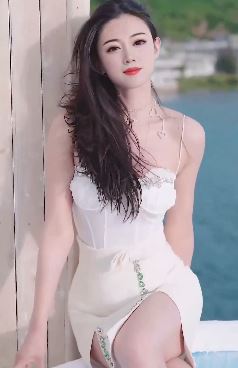 气质女神「知夏敏之」穿高开叉裙性感出镜 网友:这长相身材可以满分!
