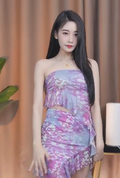 舞蹈主播「饭不着」性感穿搭居家浅跳 配文:今天是小美,目标迷倒小帅