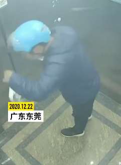 男子投诉饿了么骑手向外卖吐口水