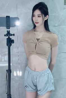 漂亮女主播「小欣儿」分享直播日常 配文:开心的话 日子就不算虚度