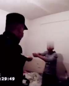 男子因失恋失控自残 恳求民警向其开枪！