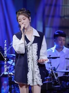 网红小姐姐「小柴柴」走心翻唱伤感老歌《太多》 网友:人靓歌靓声音靓