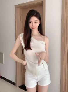 好看小姐姐「致妍」一身白色系穿搭居家浅跳 网友:气质满满