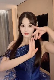 歌手张含韵居家跳红昭愿dj版舞蹈，这舞蹈跳的太city了！