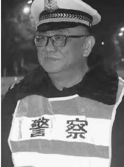 江苏邳州一民警执行公务返途中突发疾病殉职