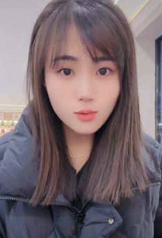 网红小姐姐「宸小嫣」翻唱《姑娘别哭泣》 配文：生活就应该有所期待