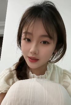 甜美小姐姐「小张唱歌不跑调」翻唱《挥着翅膀的女孩》,越听越上头