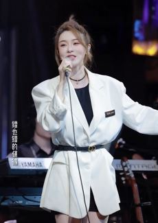 酒窝小姐姐「小柴柴」甜美翻唱《值得》,我们的故事爱就爱到值得!