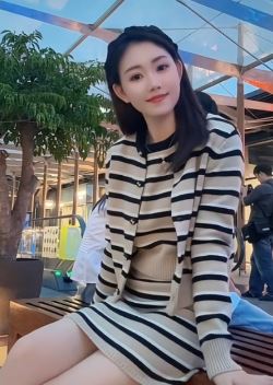 成都小姐姐「梨想」优雅穿搭分享日常随拍,气质杠框的!